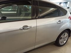 FOCUS IÇIN UYUMLU 2012-2018 KAPI KOLU KAPLAMA DIS