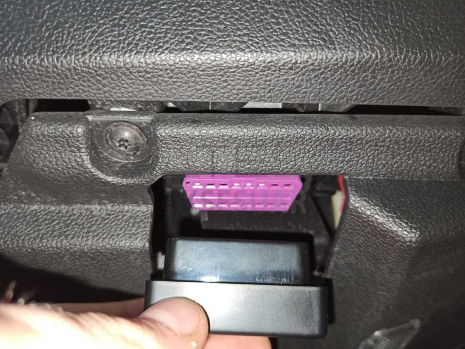 AUDI A3 2013+ OTOMATİK CAM KAPATMA MODÜLÜ